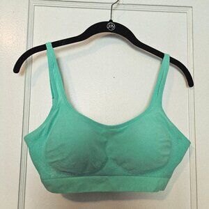 NWOT Underoutfit The Comfort Shaping Bra with Adjustable Straps